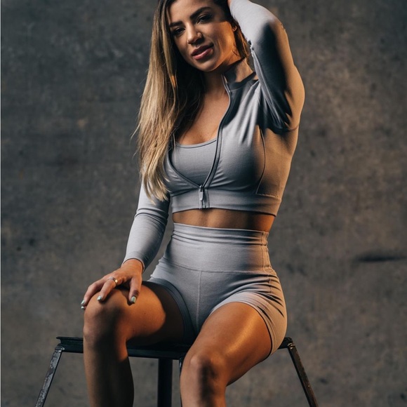 Alphalete amplify jacket - Picture 6 of 16